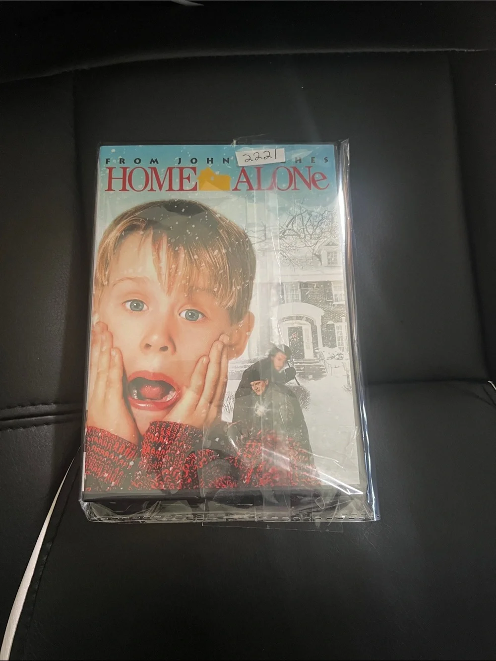 #2221**Home Alone DVD/VHS Cover - Classic Red Sweater Artwork - Picture 4 of 12